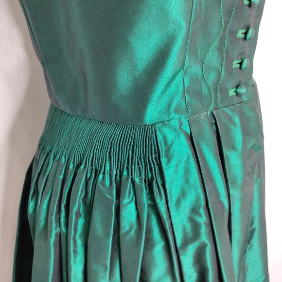 EMERALD TAFFETA BAVARIAN DRESS NWT - Picture 12 of 13